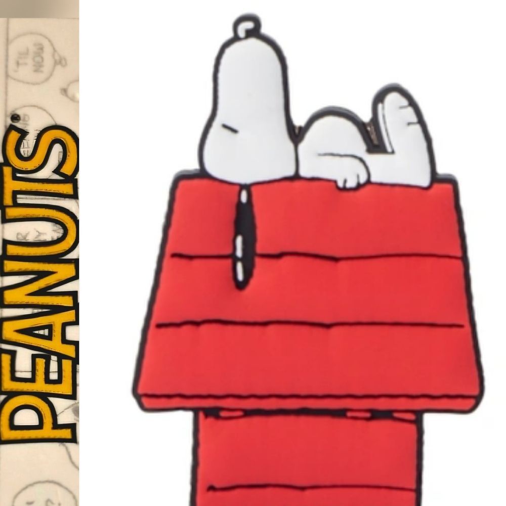 Peanuts Snoopy Doghouse Figurine‎ 2-Port Charging Hub